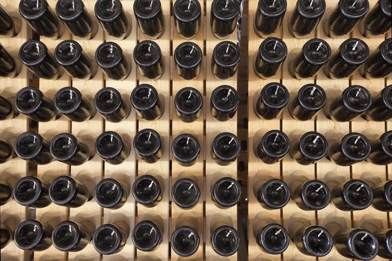 NOTIZIE VINO - GAMBERO ROSSO ca tessitori oupitre spumante metodo classico notizie vino - gambero rosso ca tessitori paesaggio di campagna come copertina della rivista gambero rosso sulla sezione cosa dicono di noi dell'azienda ca tessitori